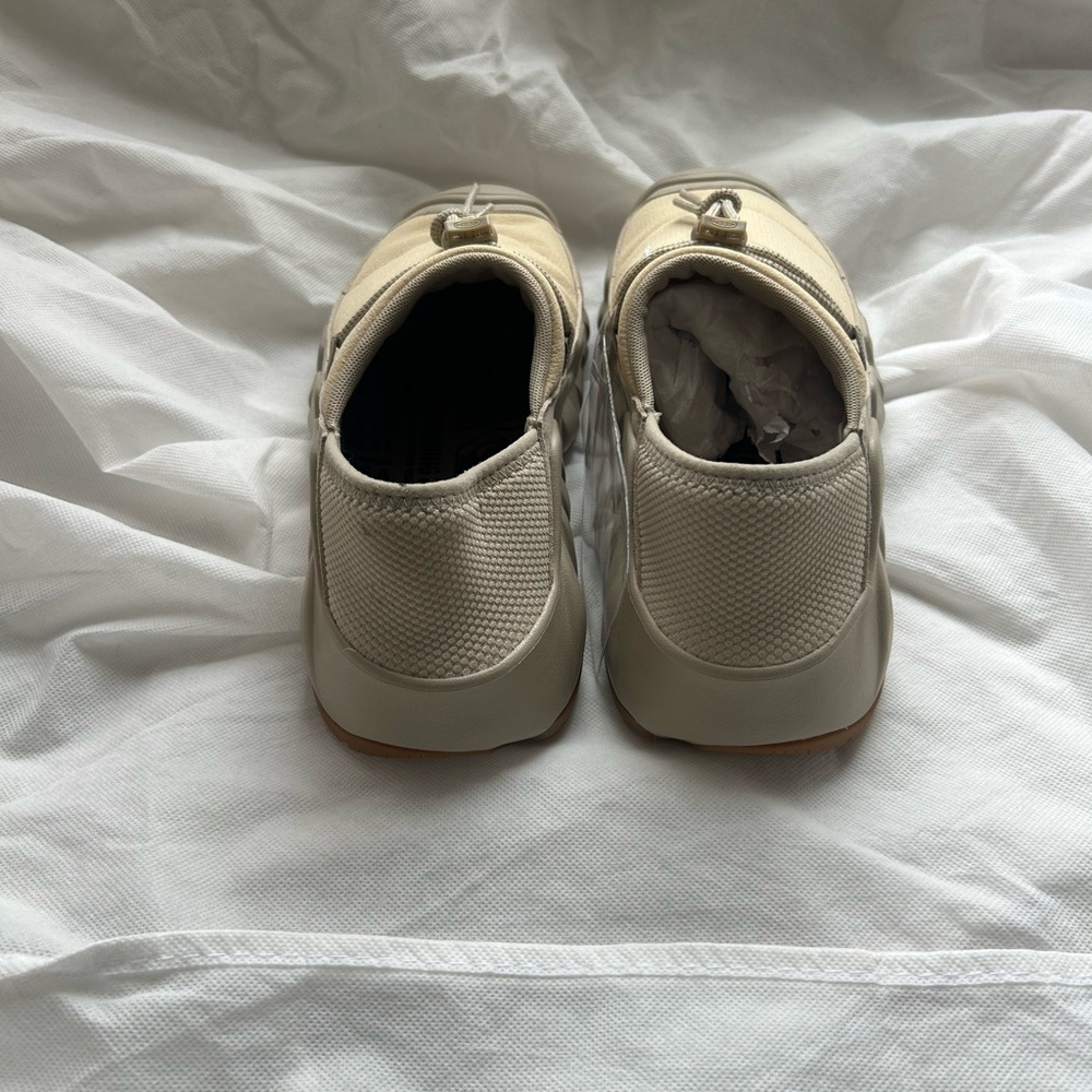 Keen Men's Tan Slip-On Sneakers - Picture 4 of 6